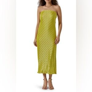 NWT!! ASTR the label Strapless Avocado Plisse Midi Dress